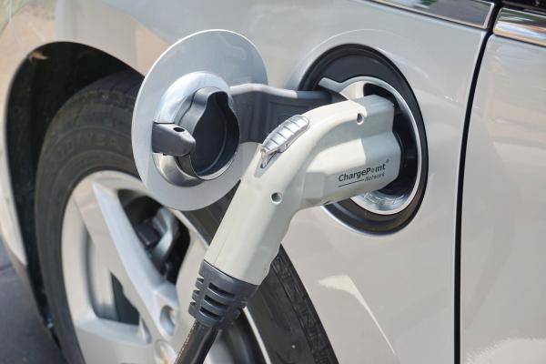 Decarbonisation and electric vehicles